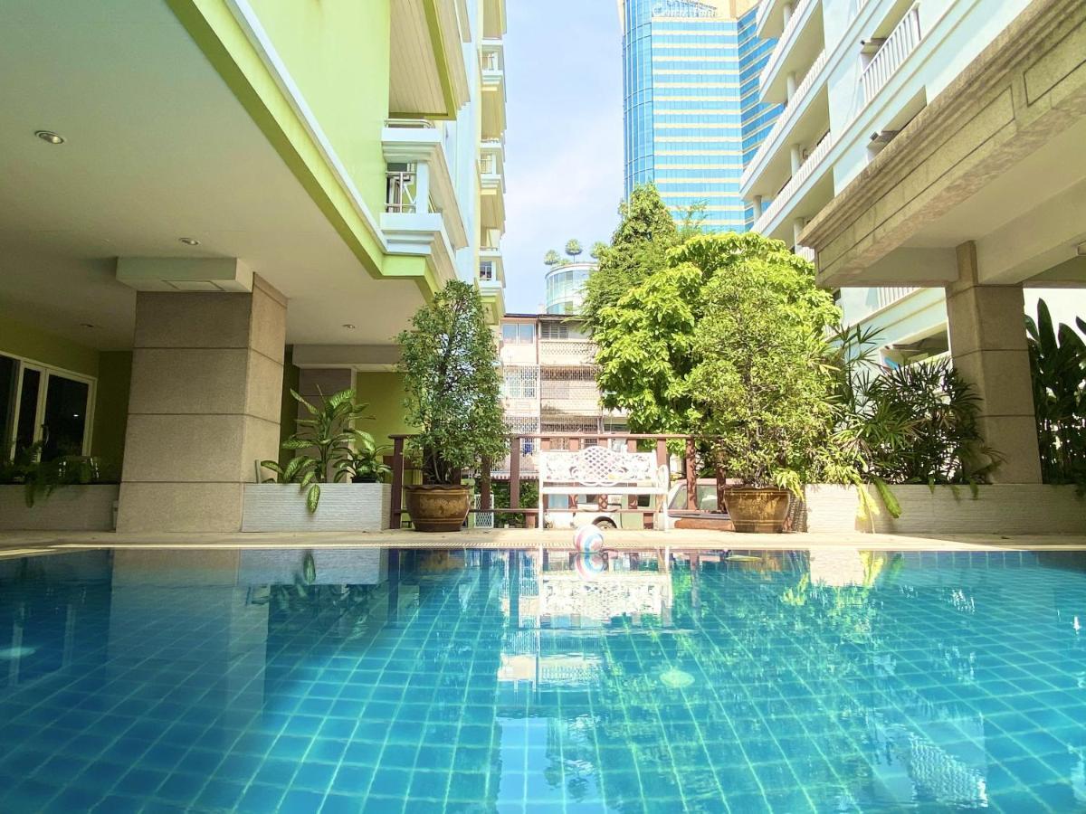 14 Place Sukhumvit Suites Bangkok Extérieur photo