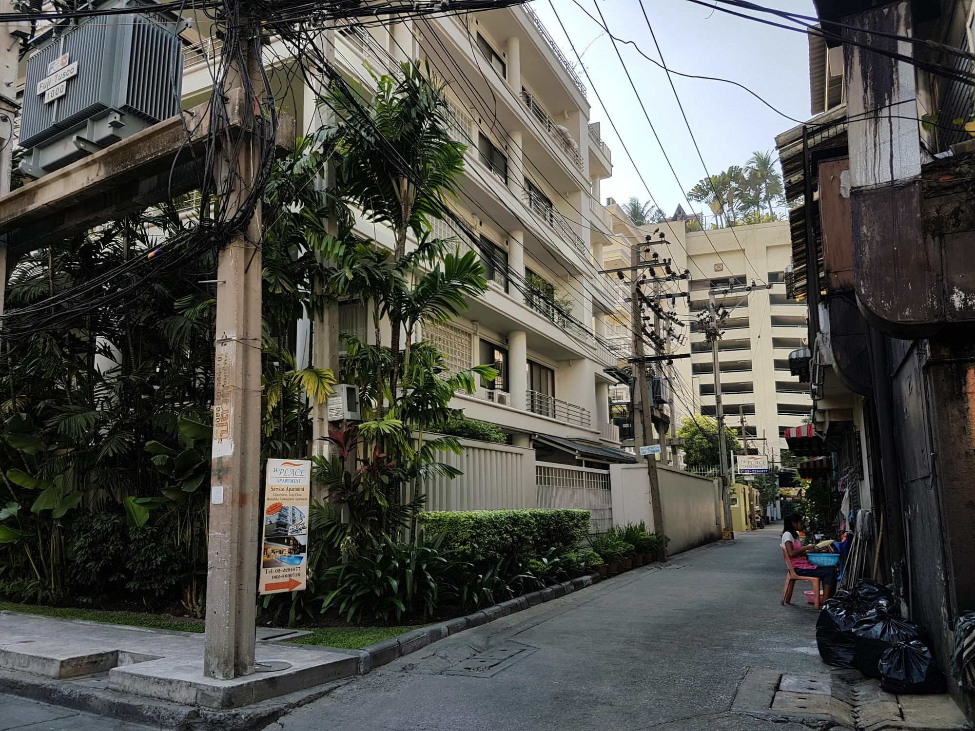 14 Place Sukhumvit Suites Bangkok Extérieur photo